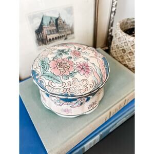 Toyo Trumpet Tapestry Flora Pottery‎ Trinket Box